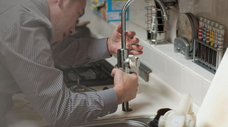 Professional expert plumbing services in Roanoke, IN